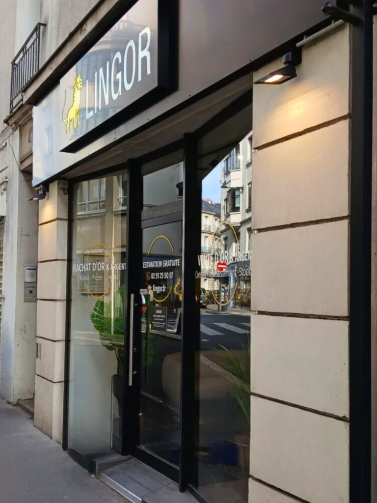 Éclairage de devanture installé par Fredhelec pour la boutique Lingor